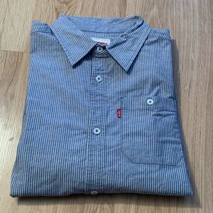 Levis Button-down